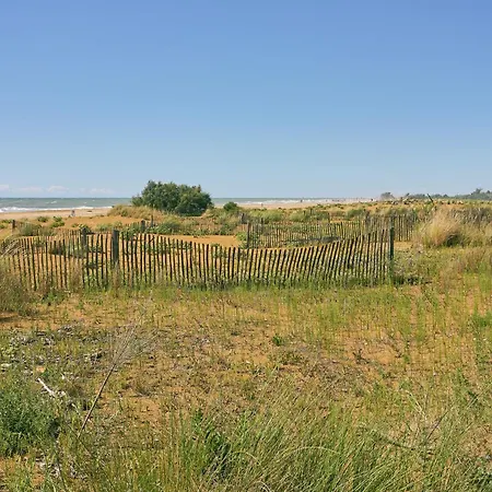 Adorable Surrounded By Garden 650m From The Sea Apartman