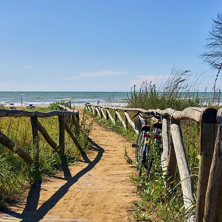 Apartment Adorable Gardened 650m From The Bibione