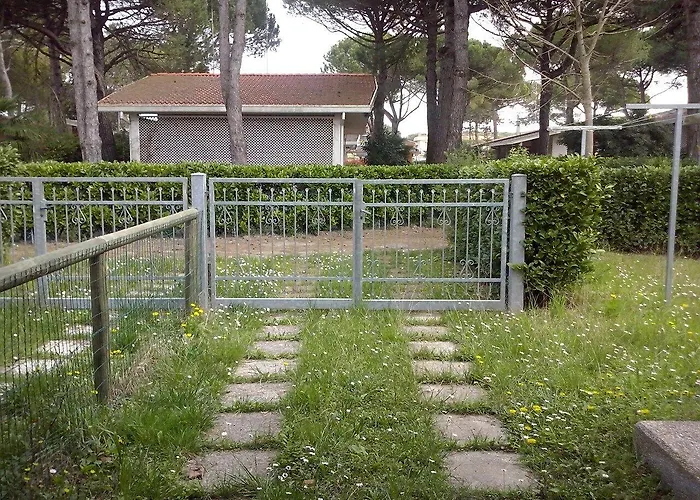 Adorable Surrounded By Garden 650m From The Sea 公寓 比比翁