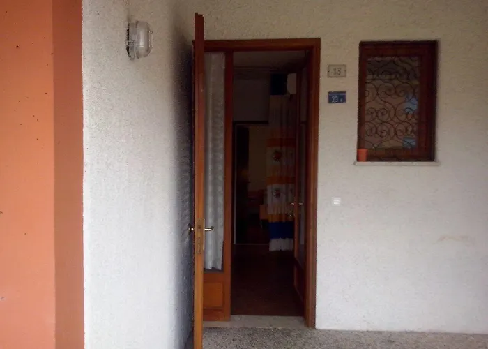 公寓 Adorable Surrounded By Garden 650m From The Sea